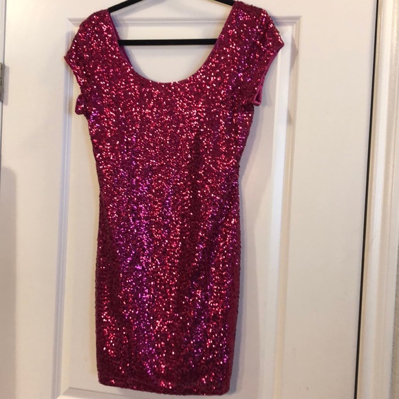 H&M Dresses & Skirts - H&M hot pink sequin party dress